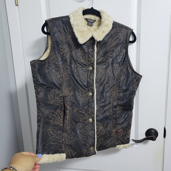 WOOLRICH Faux Leather and Sherpa Embroidered Leaves Vest - Picture 2 of 12
